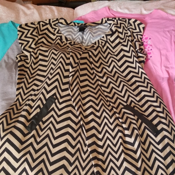 Maternity Dress - Picture 1 of 1